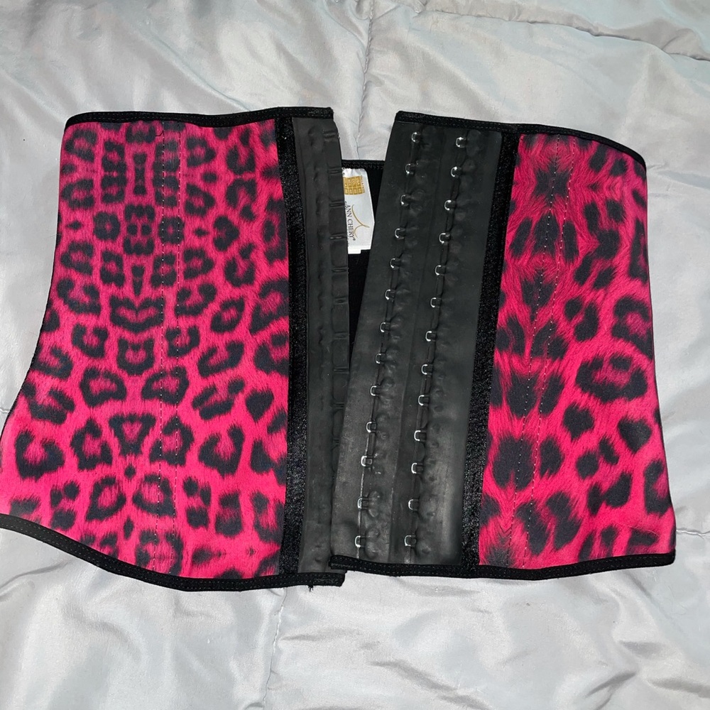 Waist trainer